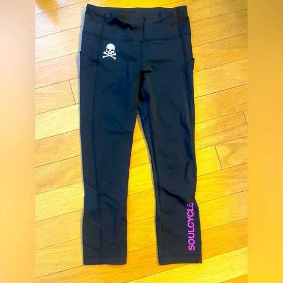 Lululemon Soul Cycle align capris- size 4, NWOT - Picture 1 of 3
